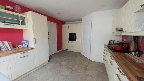 Maison à VILLENEUVE-D'ASCQ, 59650 - 6 pièces 134m²