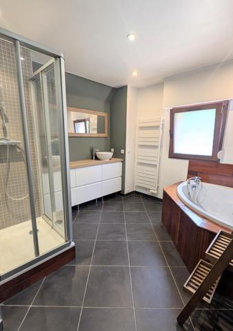 Maison à VILLENEUVE-D'ASCQ, 59650 - 6 pièces 134m²
