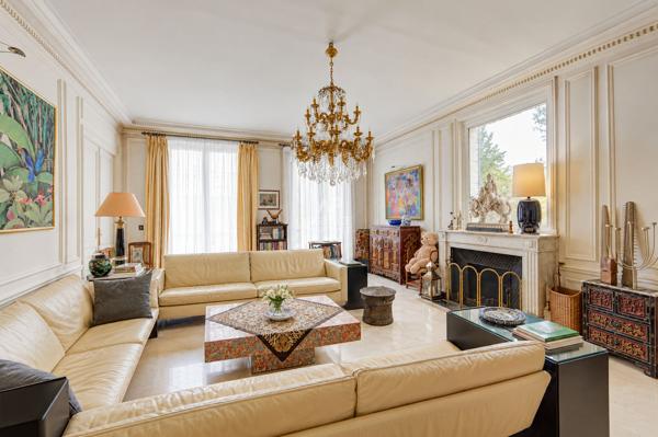 Elégante demeure au coeur de Saint-Germain en Laye 2 205 000 € **  - Référence  18967