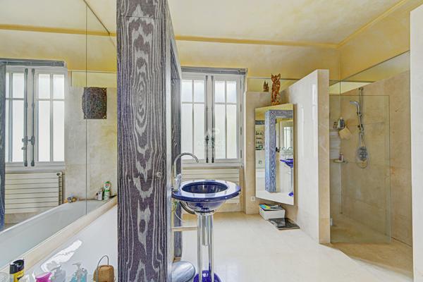 Elégante demeure au coeur de Saint-Germain en Laye 2 205 000 € **  - Référence  18967