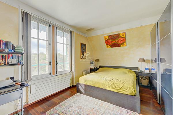 Elégante demeure au coeur de Saint-Germain en Laye 2 205 000 € **  - Référence  18967