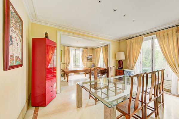Elégante demeure au coeur de Saint-Germain en Laye 2 205 000 € **  - Référence  18967