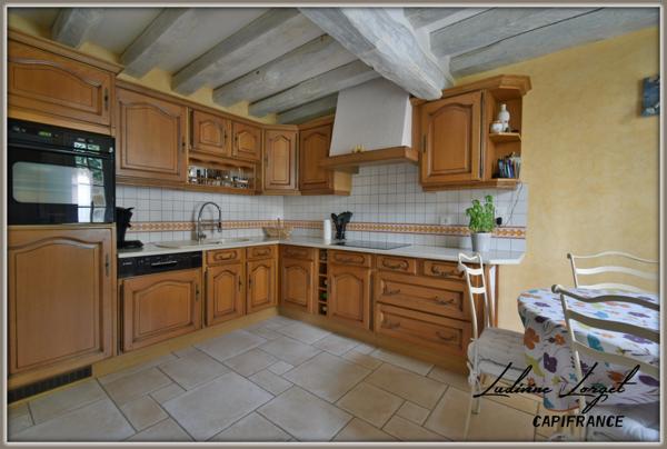 Maison à vendre 6 pièces proche de CHATEAU-THIERRY (02) 154m2 -3 chambres - 1 pièce bureau- Garage semi couvert - cour 65m2 - Terrasse-