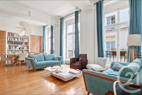 Appartement F4 à vendre  3 pièces - 85,12 m 2   PARIS  - 75003
