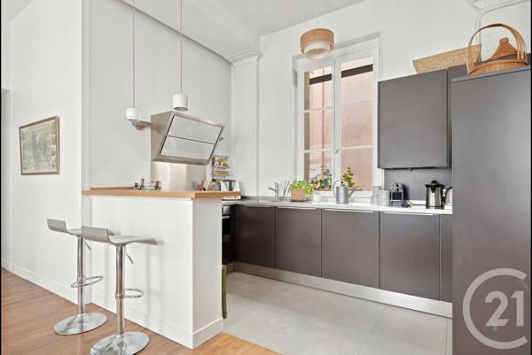 Appartement F4 à vendre  3 pièces - 85,12 m 2   PARIS  - 75003