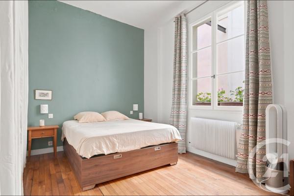 Appartement F4 à vendre  3 pièces - 85,12 m 2   PARIS  - 75003