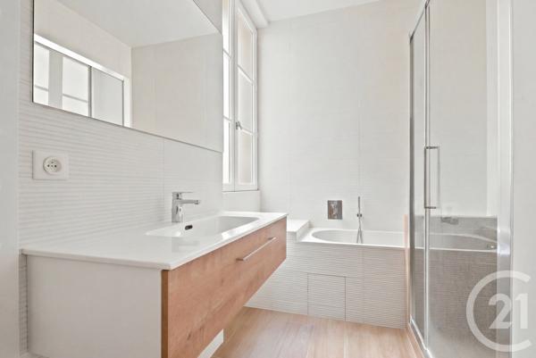 Appartement F4 à vendre  3 pièces - 85,12 m 2   PARIS  - 75003