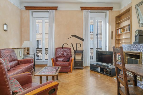 Marseille (13006) Bel appartement T3 TRAVERSANT VAUBAN PALAIS DE JUSTICE