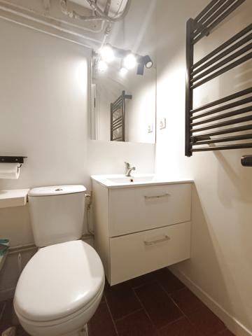 La Ciotat (13600) STUDIO - 17M2 - STATIONNEMENT - MER A PIED