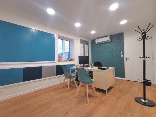 Local Commercial 5 pièces - 300 m²