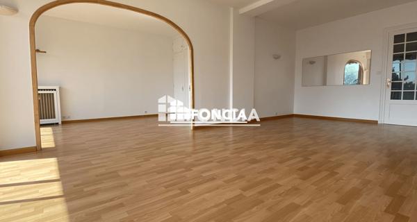 Location Appartement 4 pièces 106.89 m² - La Rochelle 17000