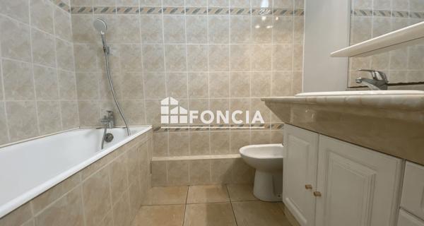 Location Appartement 4 pièces 106.89 m² - La Rochelle 17000