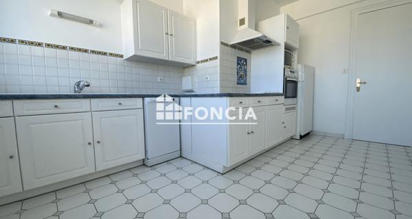 Location Appartement 4 pièces 106.89 m² - La Rochelle 17000