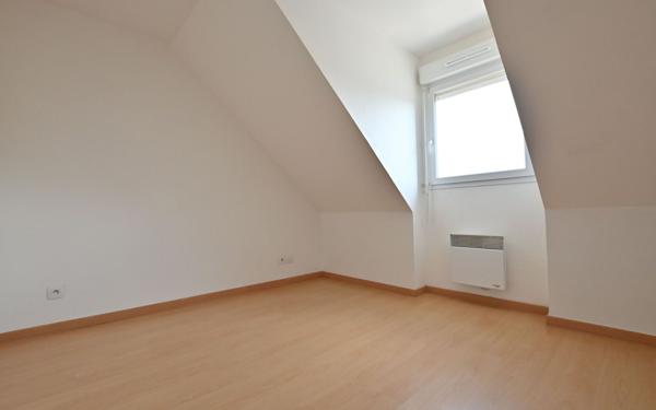 Appartement à vendre    3 pièces • 48 m2 Rue