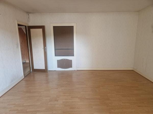 Maison de bourg avec dépendance et cour intérieur