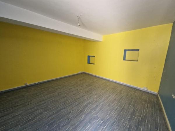 Maison de bourg avec dépendance et cour intérieur