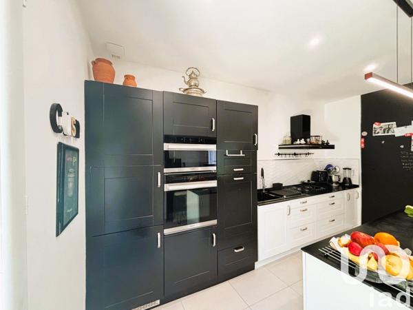 Maison à vendre 6 pièces 138 m² Domessin