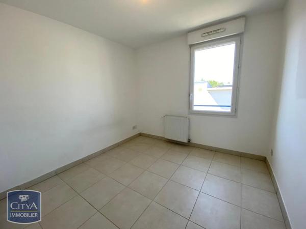 Appartement à louer 4 pièces 75.92m²