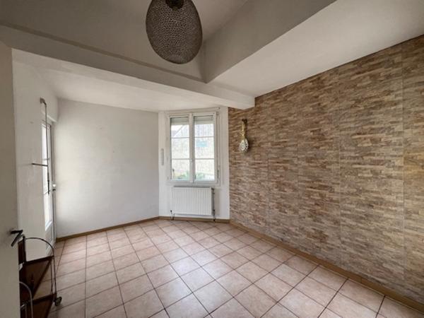 Maison de ville habitable en plain-pied - Aiguillon