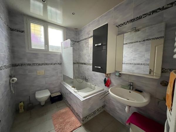 Maison de ville habitable en plain-pied - Aiguillon