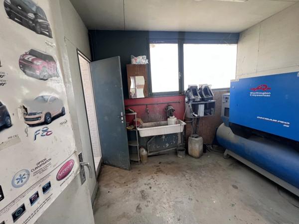 Location                                                      Local commercial
                        
                     3 pièces                      261 m2                     à Nevers