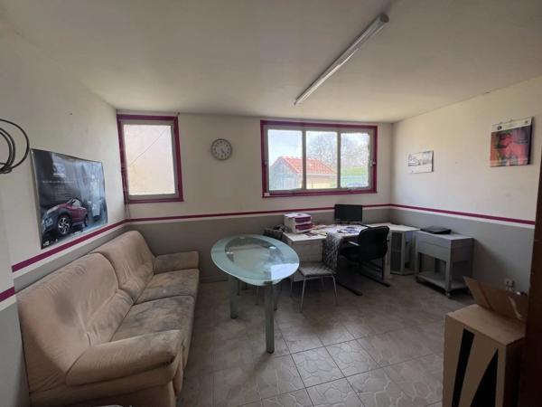 Location                                                      Local commercial
                        
                     3 pièces                      261 m2                     à Nevers