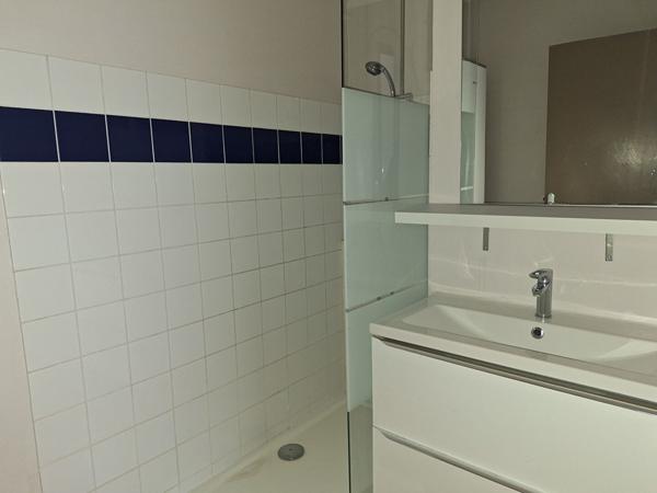 Appartement Avignon 3 pièce(s) 51.65 m2 balcon proche remparts aucun travaux à prévoir