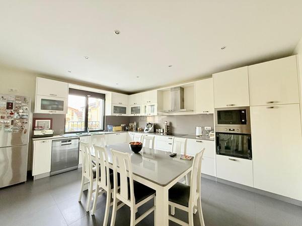 Maison Houilles 8 pièce(s) 138 m2 750 000 € ** - Référence 7604