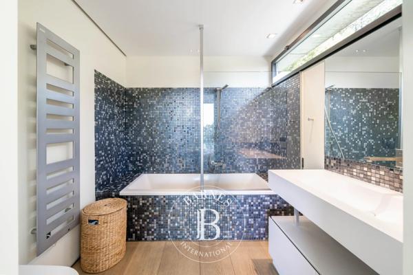 Cannes, Villa 6 Chambres -  379 m² à vendre