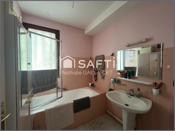 APPARTEMENT VIAGER 1 TETE AVIGNON INTRA MUROS