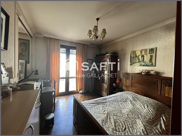 APPARTEMENT VIAGER 1 TETE AVIGNON INTRA MUROS