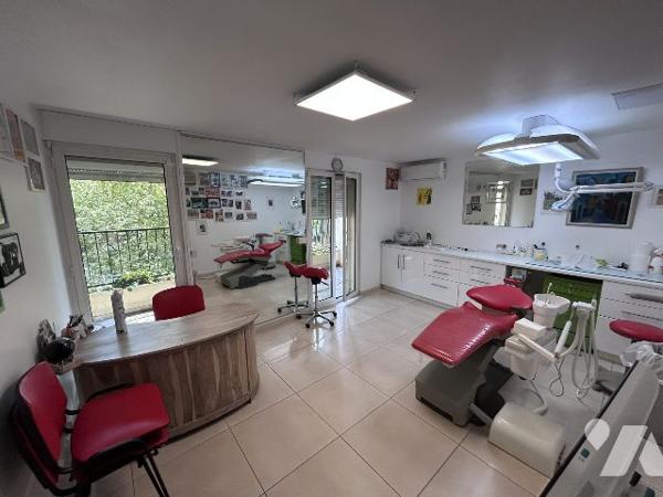 immeuble de bureau sur axe avec belle visibilité