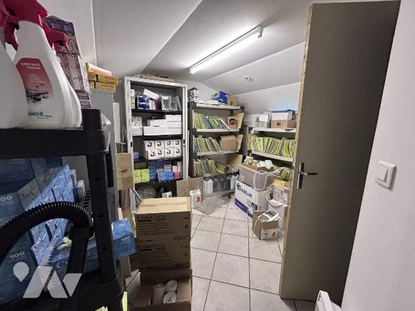 immeuble de bureau sur axe avec belle visibilité