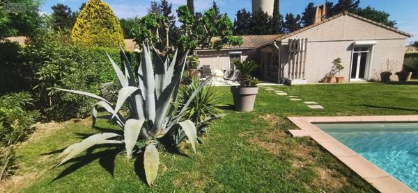 Maison à vendre à Saint-Martin-de-Crau dans les Bouches-du-Rhône (13310), ref : 075/168   
LES BEAUX DE LA CRAU