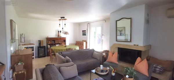 Maison à vendre à Saint-Martin-de-Crau dans les Bouches-du-Rhône (13310), ref : 075/168   
LES BEAUX DE LA CRAU