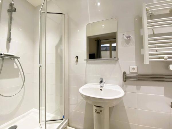 03200 VICHY --STUDIO- F1 BIS MEUBLÉ QUARTIER OPERA