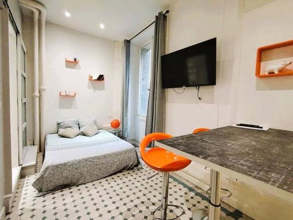 03200 VICHY --STUDIO- F1 BIS MEUBLÉ QUARTIER OPERA