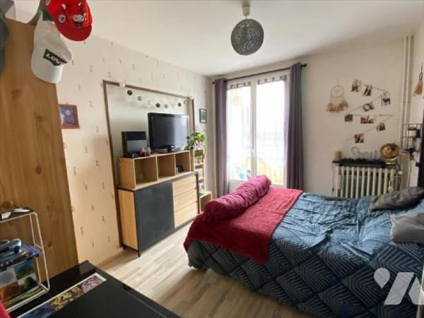 ARPAJON-SUR-CERE, appartement à vendre avec locataire en place, situé au 1er étage d'une coprop...