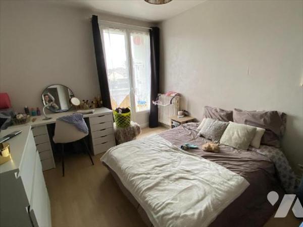 ARPAJON-SUR-CERE, appartement à vendre avec locataire en place, situé au 1er étage d'une coprop...