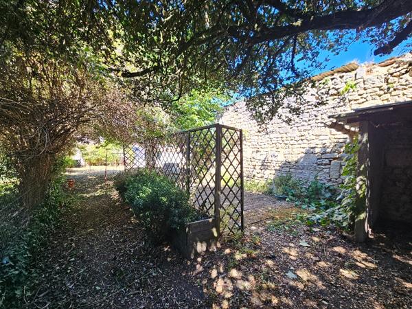 Maison de ville à vendre La Couronne 4 chambres, garage et jardin