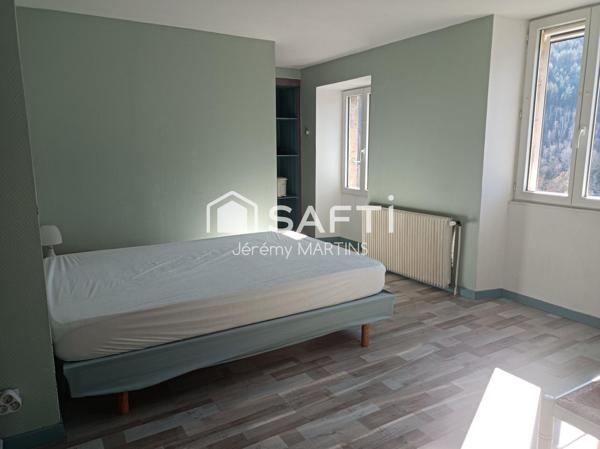 Maison située sur les hauteurs