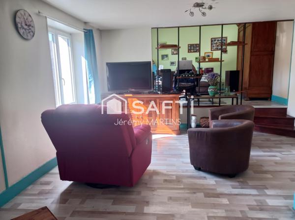 Maison située sur les hauteurs