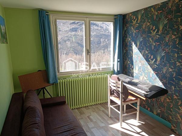 Maison située sur les hauteurs