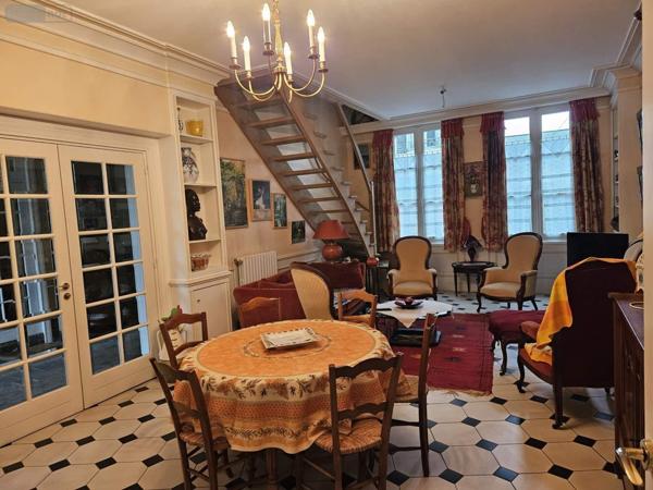 Maison à vendre à La Chartre-sur-le-Loir dans la Sarthe (72340), ref : 129925