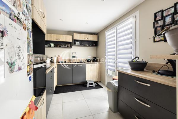 Maison
                                                                                                                                                                                                                                                                                                                        6 pièce(s)                                                                                                                                                                                                          4 chambre(s)                                                                                                                                                                                                          117  m²