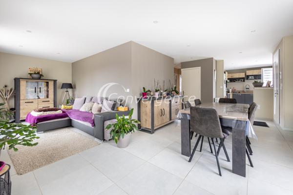 Maison
                                                                                                                                                                                                                                                                                                                        6 pièce(s)                                                                                                                                                                                                          4 chambre(s)                                                                                                                                                                                                          117  m²