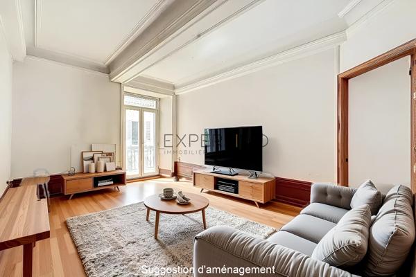 Tournus (71700) Opportunité Investisseur : Immeuble de Rapport à Rénover au Coeur de Tournus