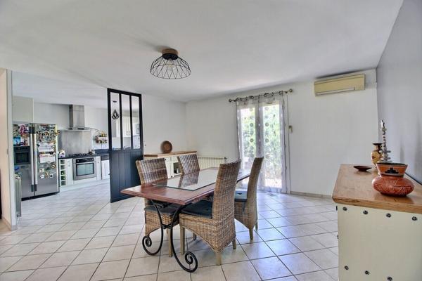 Maison Marignane de type 4 d'environ 138m² sur une parcelle de 440m² avec piscine et garage