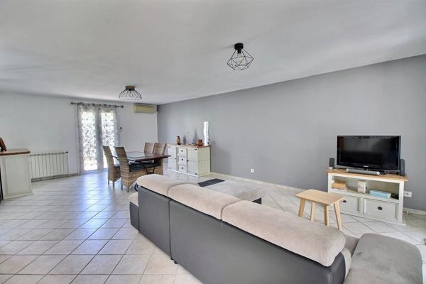 Maison Marignane de type 4 d'environ 138m² sur une parcelle de 440m² avec piscine et garage