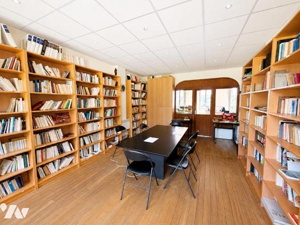 Propriété patrimoniale de 1 421 m² sur près de 16 hectares à 35 min de Paris.